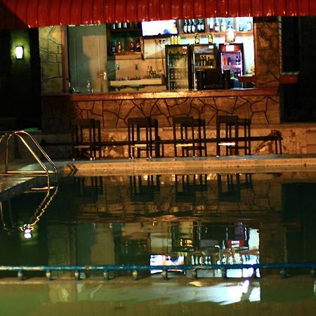 Chamiachi Hotel & Apartments Bamburi Bagian luar foto