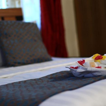 Chamiachi Hotel & Apartments Bamburi Bagian luar foto