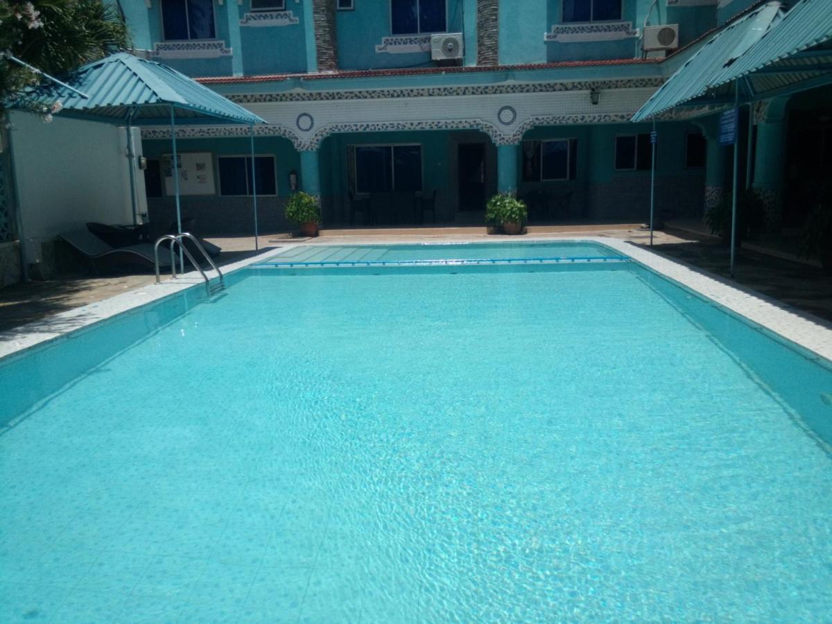 Chamiachi Hotel & Apartments Bamburi Bagian luar foto