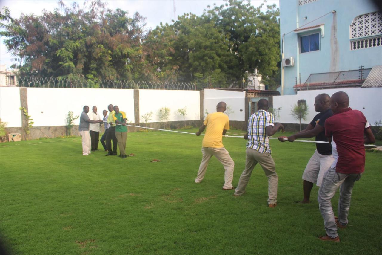 Chamiachi Hotel & Apartments Bamburi Bagian luar foto