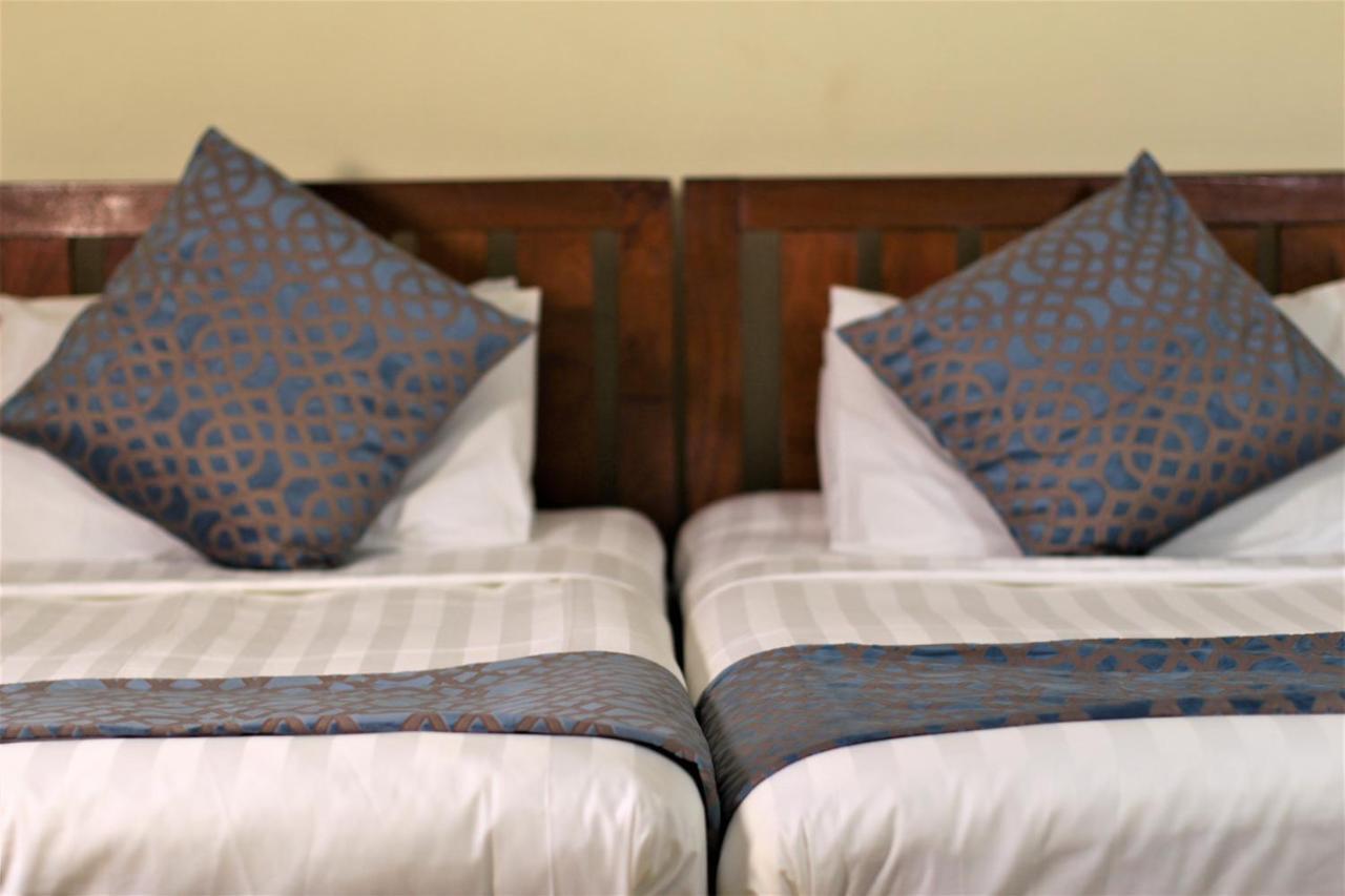 Chamiachi Hotel & Apartments Bamburi Bagian luar foto