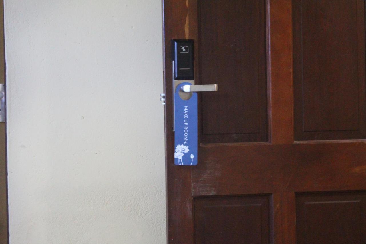 Chamiachi Hotel & Apartments Bamburi Bagian luar foto