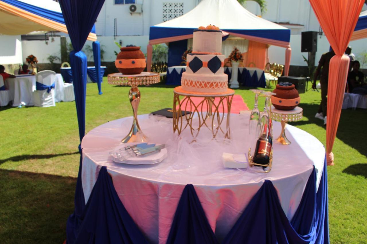 Chamiachi Hotel & Apartments Bamburi Bagian luar foto