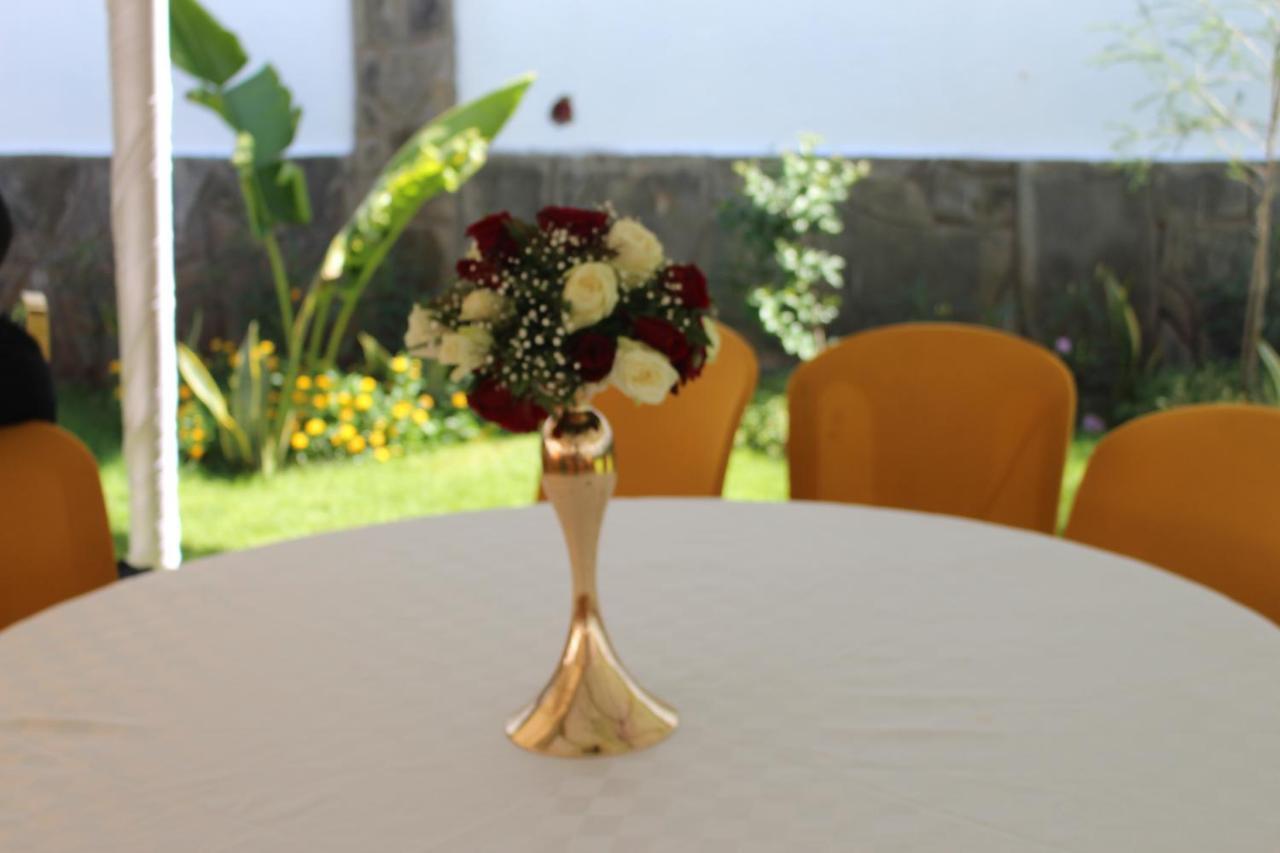 Chamiachi Hotel & Apartments Bamburi Bagian luar foto