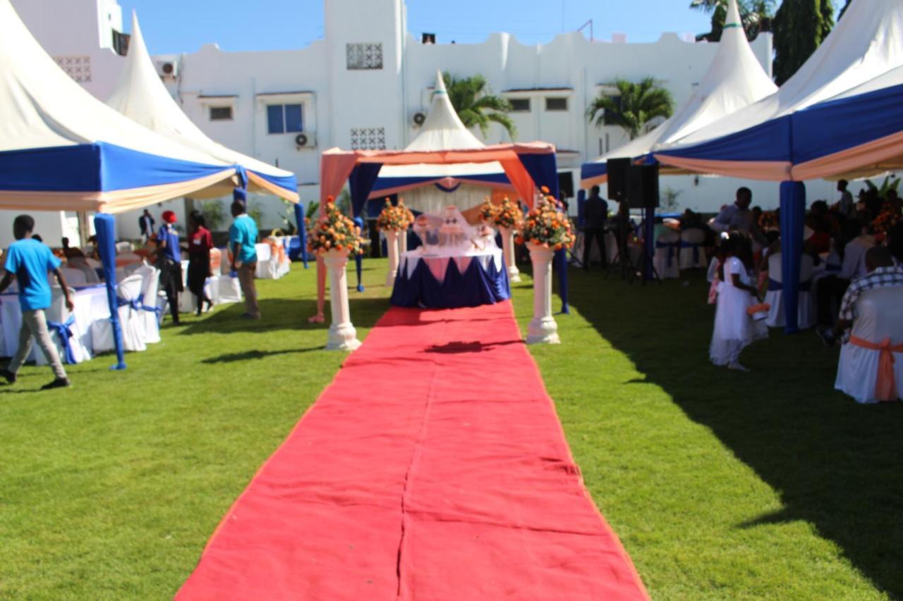 Chamiachi Hotel & Apartments Bamburi Bagian luar foto
