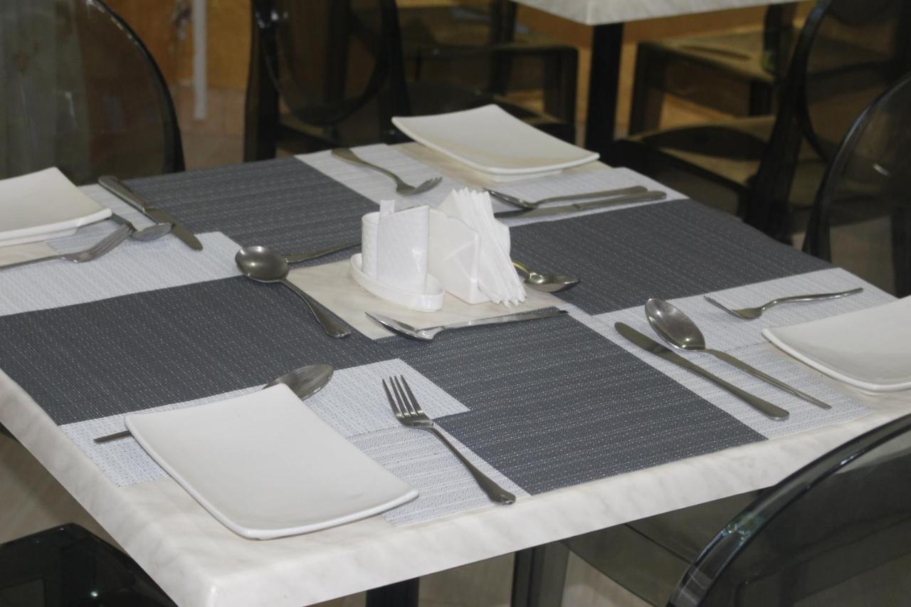 Chamiachi Hotel & Apartments Bamburi Bagian luar foto