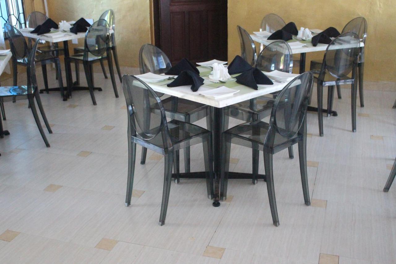Chamiachi Hotel & Apartments Bamburi Bagian luar foto
