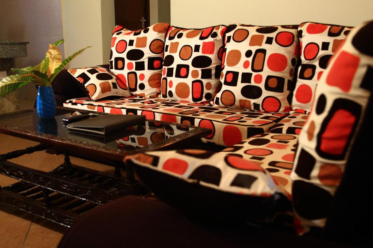 Chamiachi Hotel & Apartments Bamburi Bagian luar foto