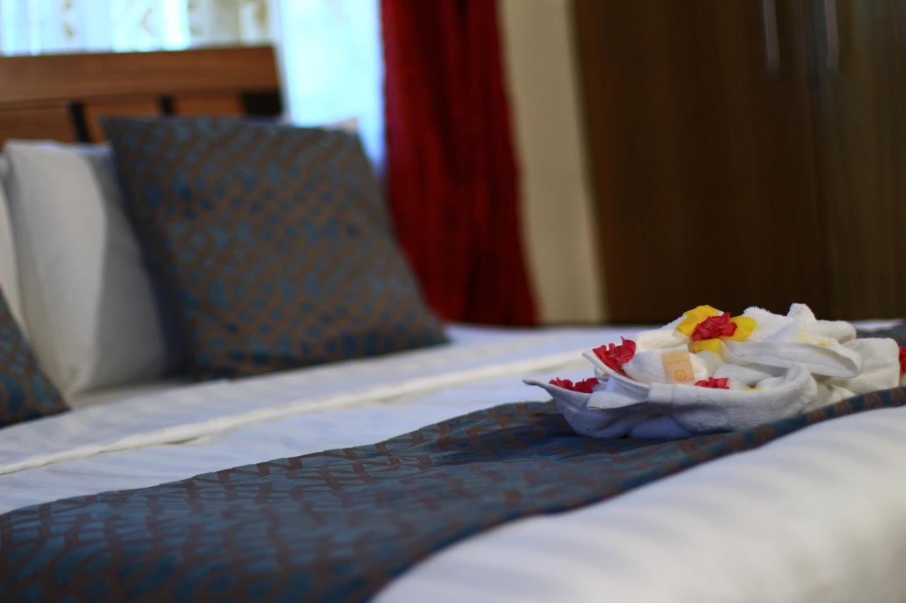 Chamiachi Hotel & Apartments Bamburi Bagian luar foto