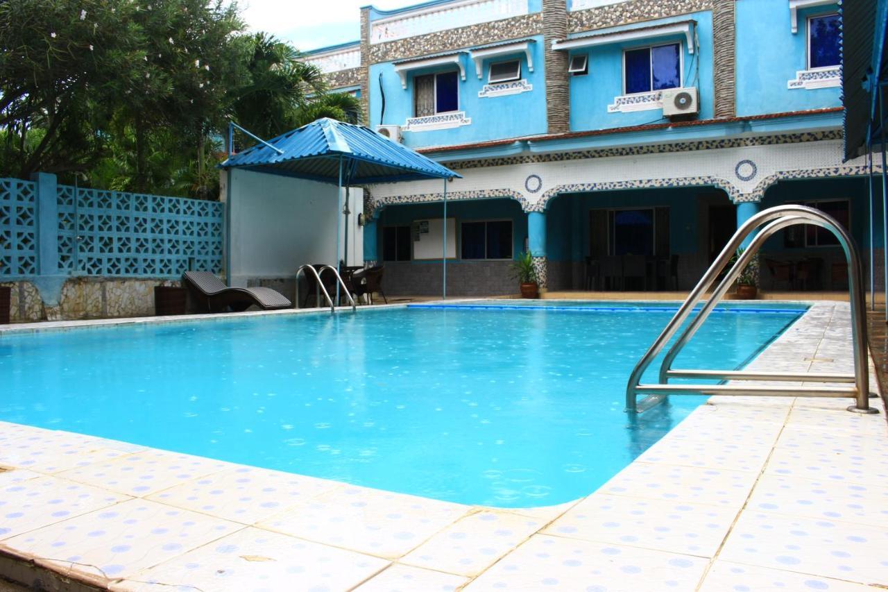 Chamiachi Hotel & Apartments Bamburi Bagian luar foto